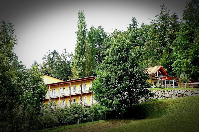 Pflegeheim GEBAK GmbH – Das Seniorenpflegeheim am Rosenberg – Außenansicht