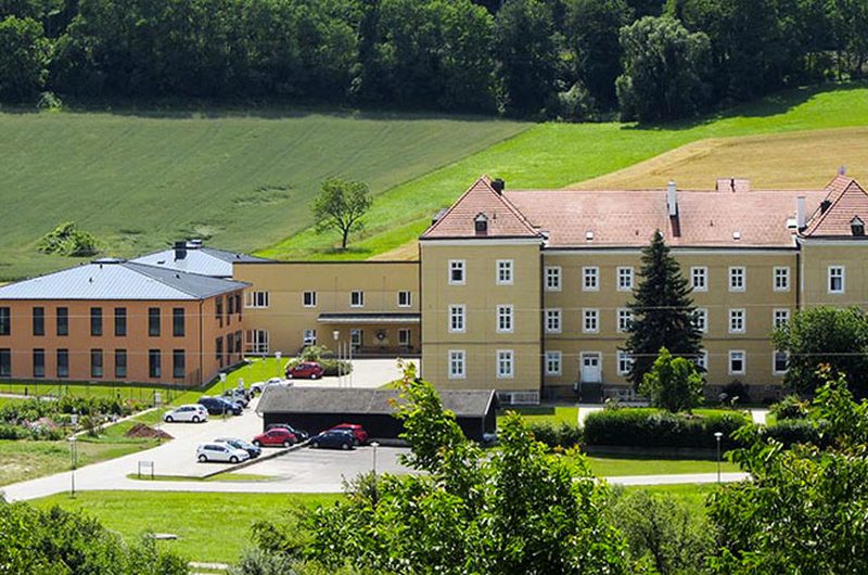 Pflegeheim Haus St. Louise, Barmherzige Schwestern Pflege GmbH – Außenansicht