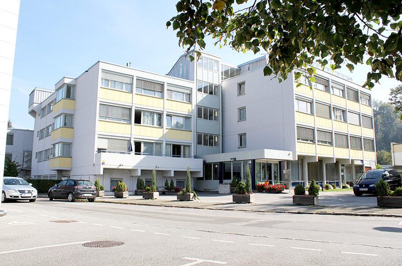 Pflegeheim Pensionisten- und Pflegeheim Grillparzerstraße – Außenansicht