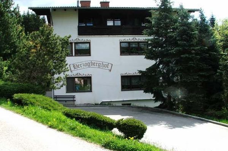Pflegeheim Pflegeheim Herzogberghof – Außenansicht