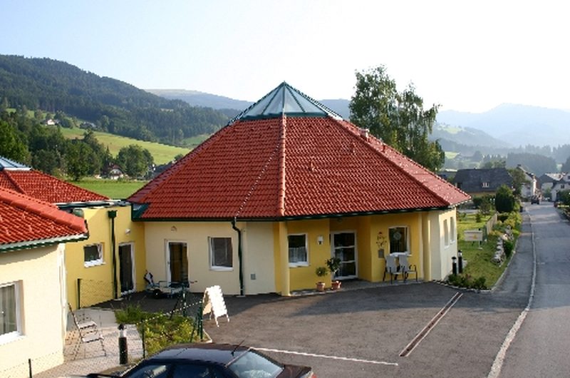 Pflegeheim Pflegeheim-Seniorenpension SommerSgut – Außenansicht