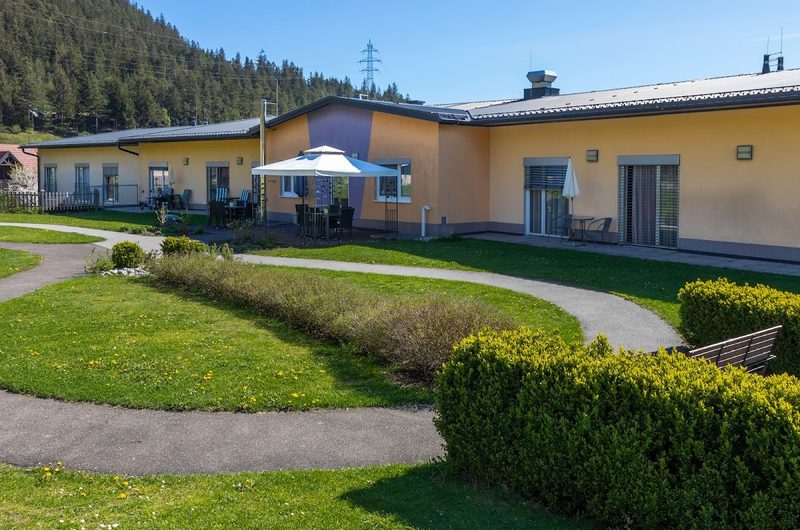 Pflegeheim SeneCura Sozialzentrum Kammern Haus Viola GmbH – Außenansicht