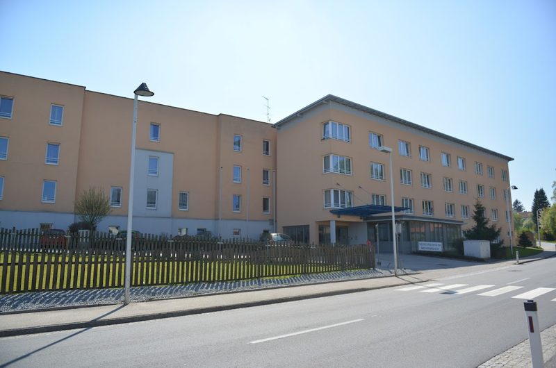 Pflegeheim Seniorenwohnheim Mehrnbach – Außenansicht