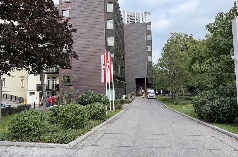Pflegeheim Wie daham...  Seniorenschlössl Brigittenau – Außenansicht